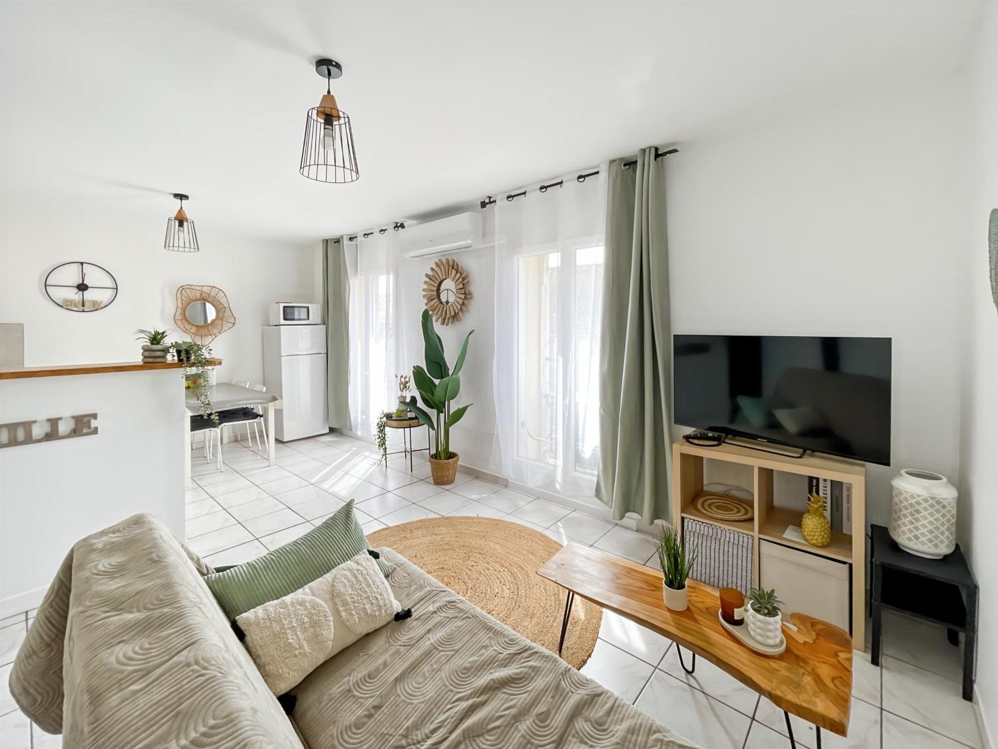 St Martial Centre, Clim Apartment